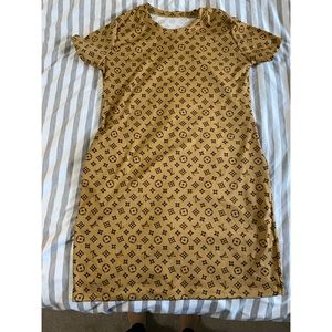LV TSHIRT DRESS.